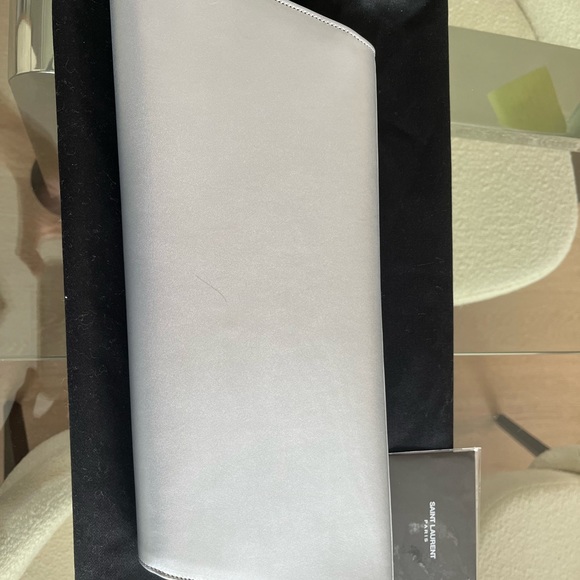 SAINT LAURENT Silver Diagonal Clutch - Picture 2 of 9